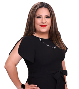 Amanda Villalpando bio image and link